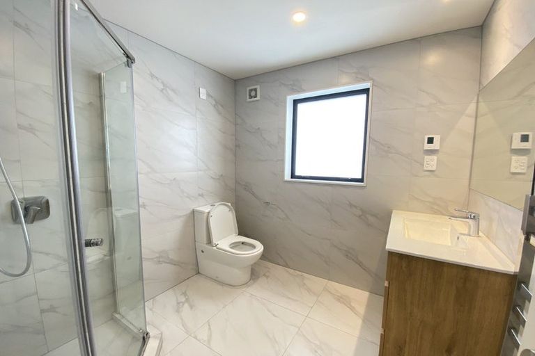 Photo of property in 2 Dorricott Avenue, Hobsonville, Auckland, 0616