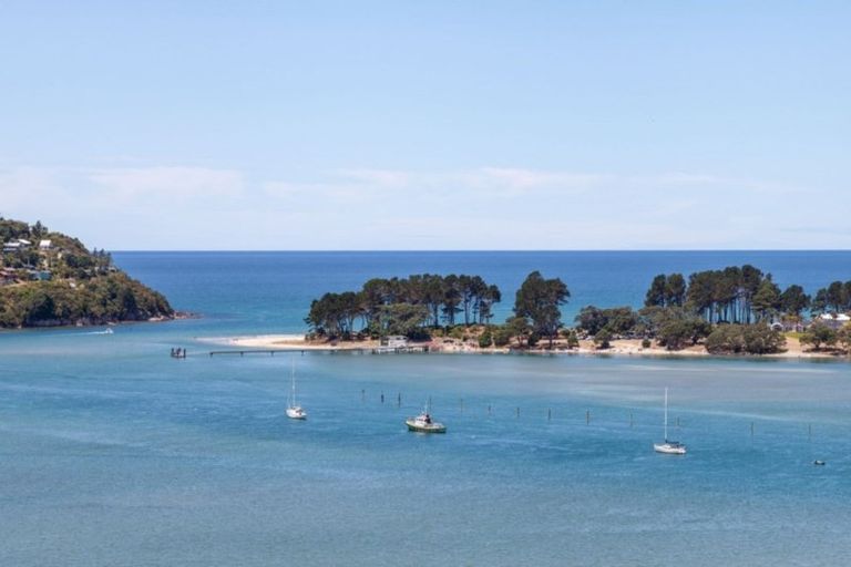 Photo of property in 9 Ridge Road, Tairua, 3508