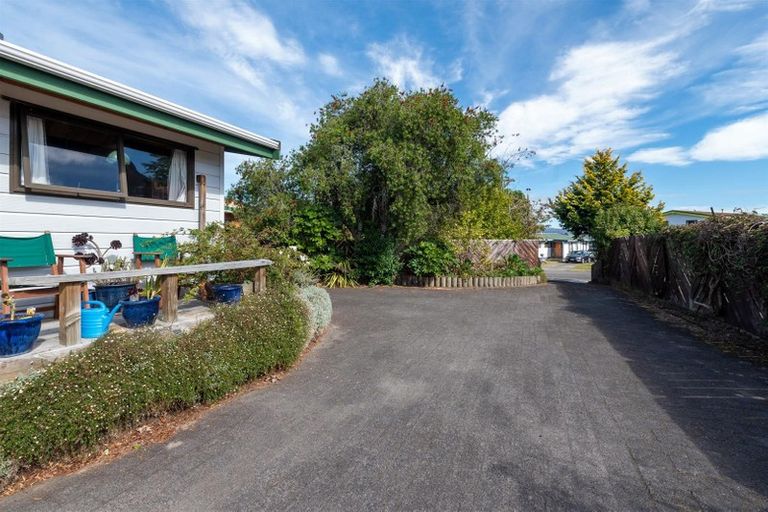 Photo of property in 12 Te Ana Place, Lynmore, Rotorua, 3010