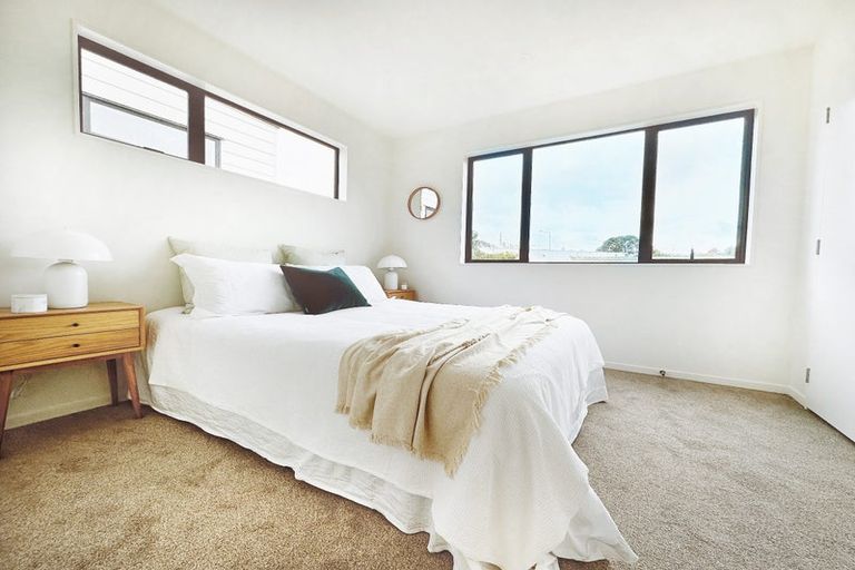 Photo of property in 11/9 Schnapper Rock Road, Greenhithe, Auckland, 0632