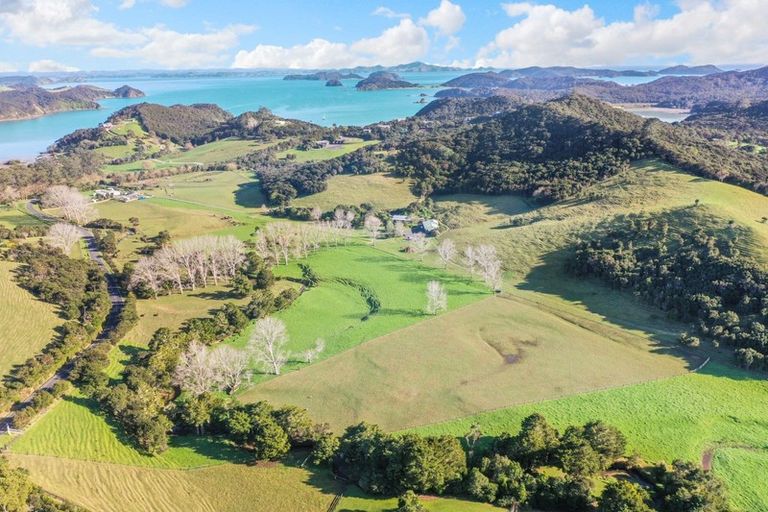 Photo of property in 202 Kempthorne Road, Russell, 0272