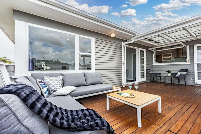 Photo of property in 61 Coronation Road, Hillcrest, Auckland, 0627