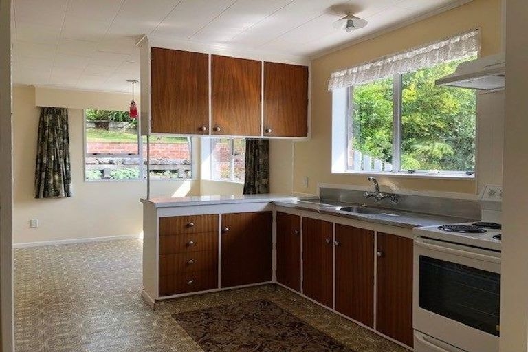 Photo of property in 55 Norana Road, Timberlea, Upper Hutt, 5018