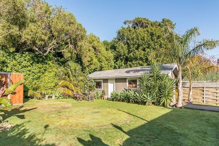 Photo of property in 88 Ngaio Road, Waikanae, 5036
