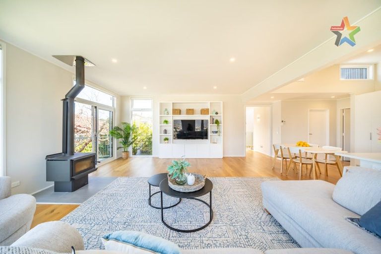 Photo of property in 24 Magnolia Grove, Maungaraki, Lower Hutt, 5010