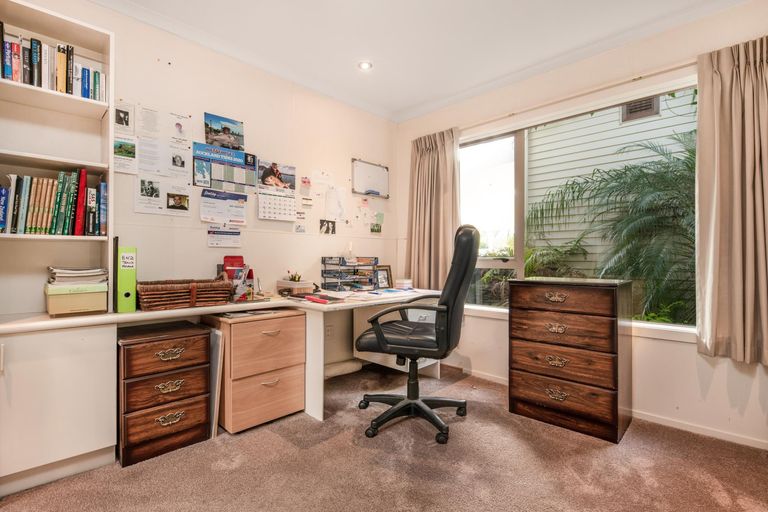 Photo of property in 20 Lemonwood Place, The Gardens, Auckland, 2105