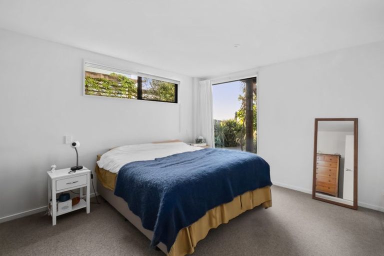 Photo of property in 33 Marama Crescent, Mount Pleasant, Christchurch, 8081