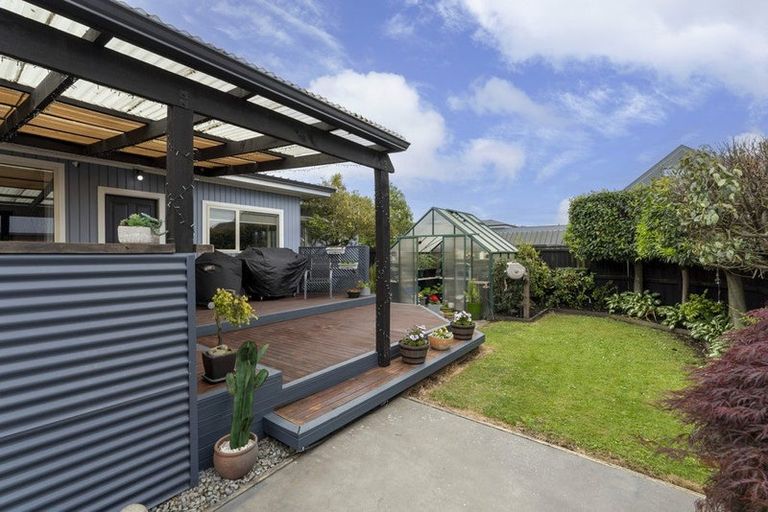 Photo of property in 6 Bentley Street, Russley, Christchurch, 8042