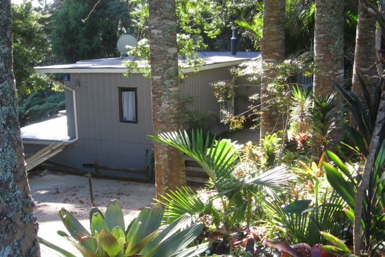 Photo of property in 51 Kauri Point Road, Laingholm, Auckland, 0604