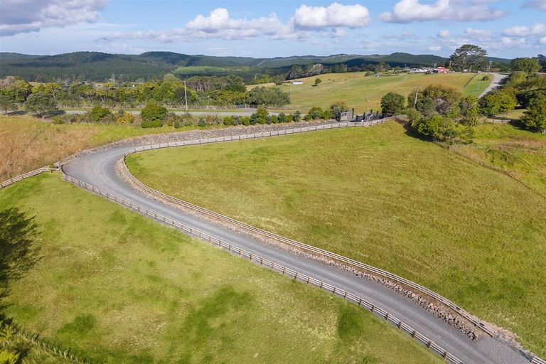 Photo of property in 105 Zanders Road, Helensville, Waimauku, 0882