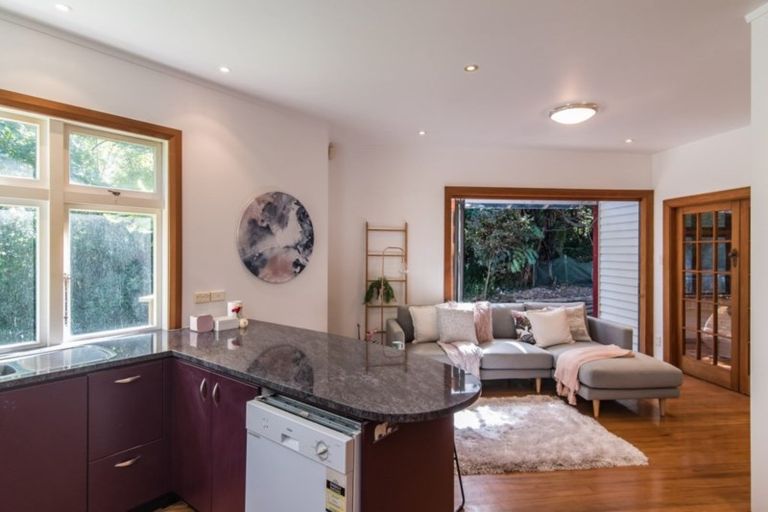 Photo of property in 16 Saint John Street, Aro Valley, Wellington, 6011