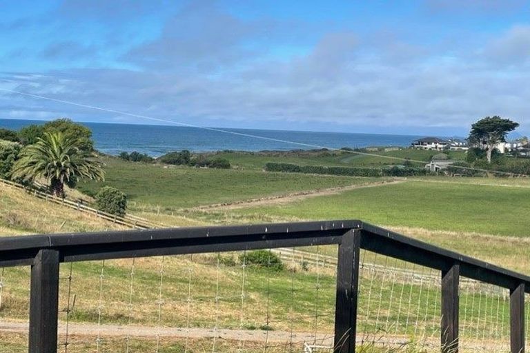 Photo of property in 32c Pokare Road, Pukehina, Te Puke, 3186