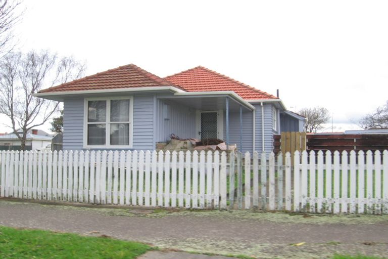 Photo of property in 15 Tweed Street, Roslyn, Palmerston North, 4414