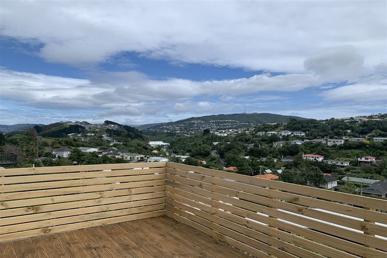 Photo of property in 45 Turville Crescent, Newlands, Wellington, 6037