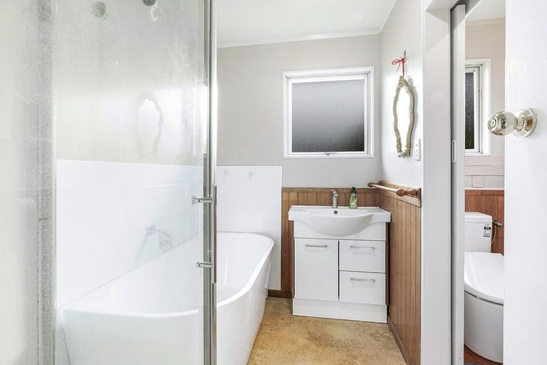 Photo of property in 19 Lansdowne Crescent, Glenview, Hamilton, 3206