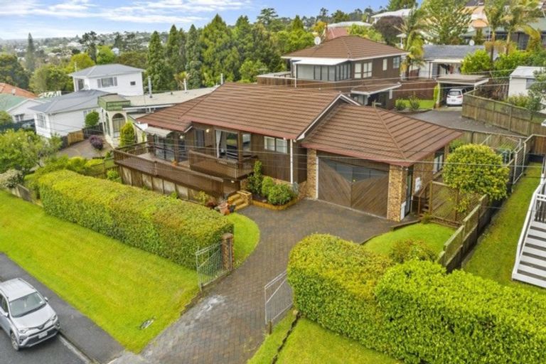 Photo of property in 1a Eastglen Road, Glen Eden, Auckland, 0602