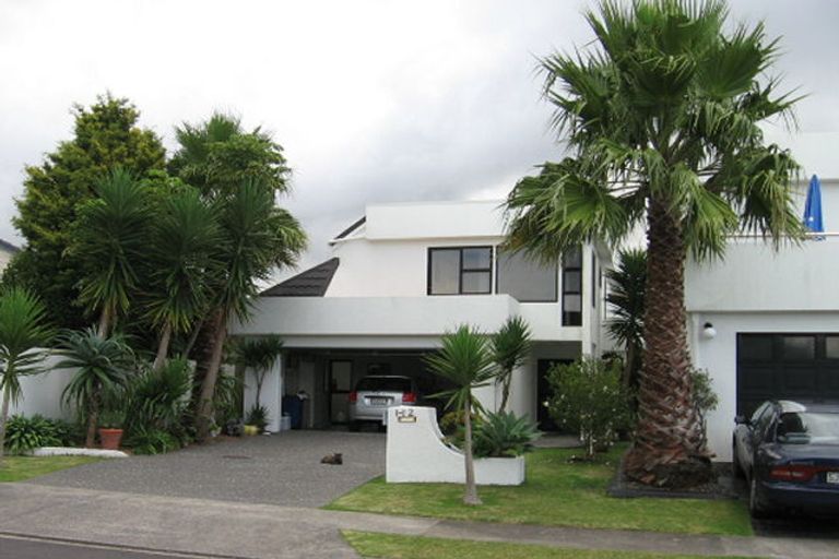Photo of property in 1/12 Renoir Street, West Harbour, Auckland, 0618