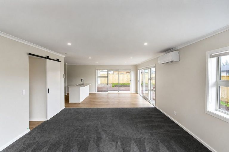 Photo of property in 19 Hawera Avenue, Levin, 5510