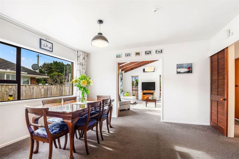 Photo of property in 1/10 Hillcrest Avenue, Hillcrest, Auckland, 0627