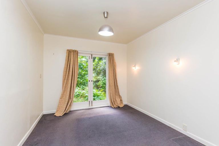 Photo of property in 796 South Titirangi Road, Titirangi, Auckland, 0604