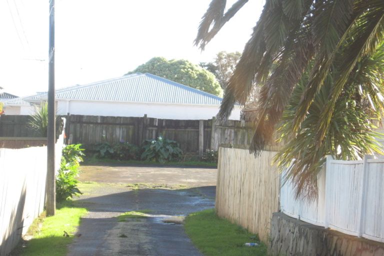 Photo of property in 24 Adams Road, Manurewa, Auckland, 2102