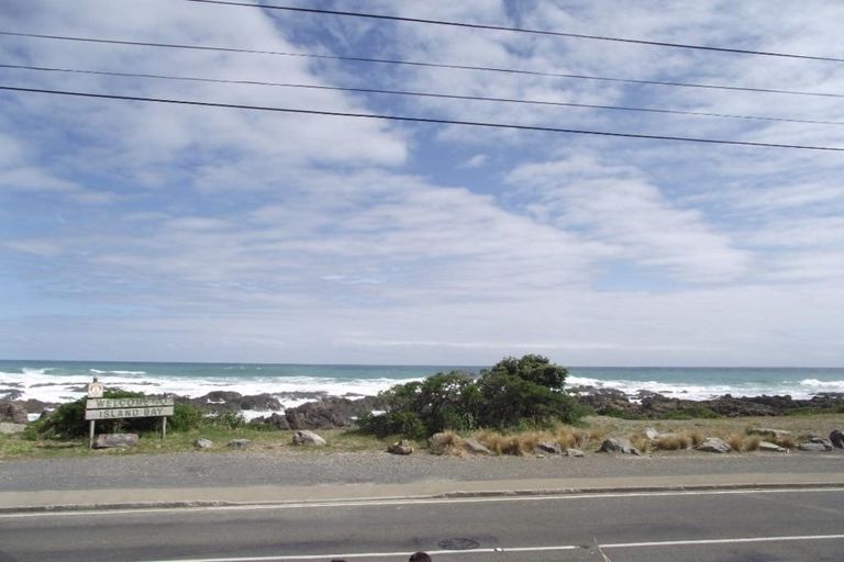 Photo of property in 388 The Esplanade, Island Bay, Wellington, 6023