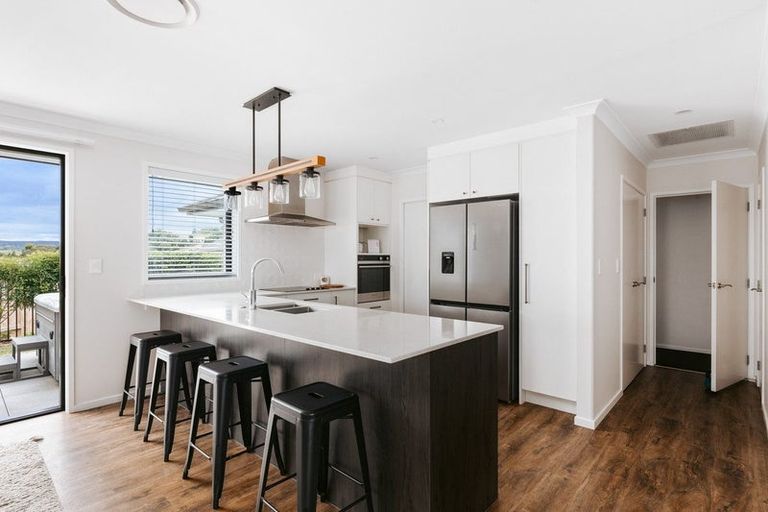 Photo of property in 8 Oyster Place, Omokoroa, 3114