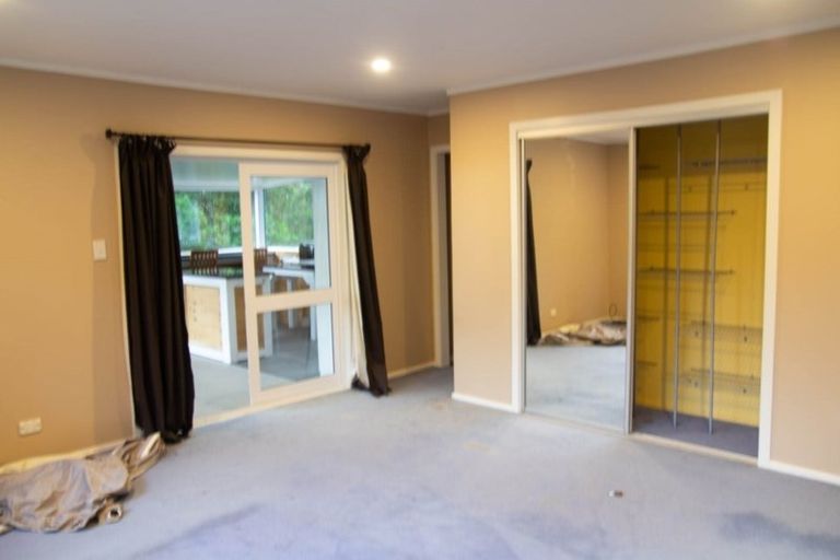 Photo of property in 787 Scenic Drive, Henderson Valley, Auckland, 0612