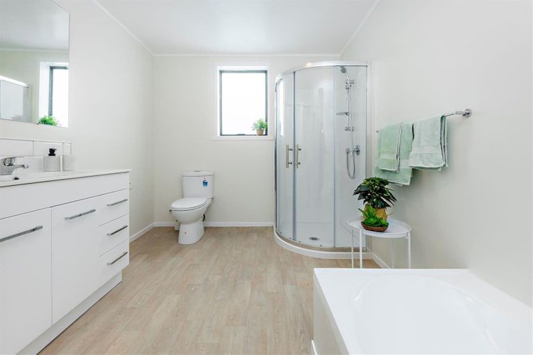 Photo of property in 1/25 Blanes Road, Weymouth, Auckland, 2103