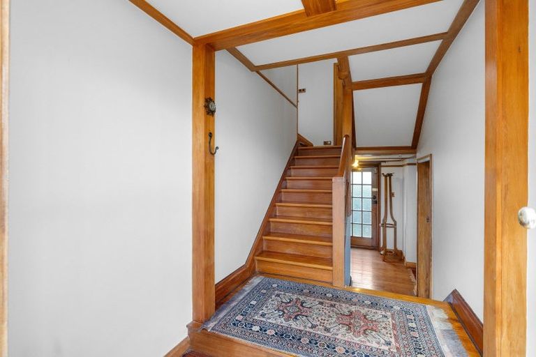 Photo of property in 10 Maire Street, Eastbourne, Lower Hutt, 5013