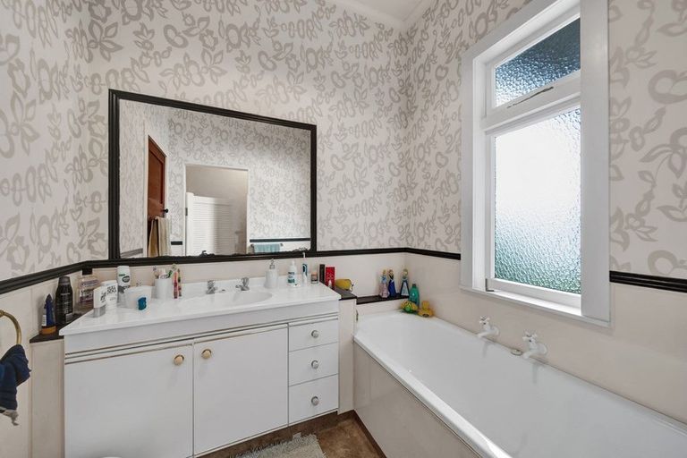 Photo of property in 7 Disraeli Street, Hawera, 4610