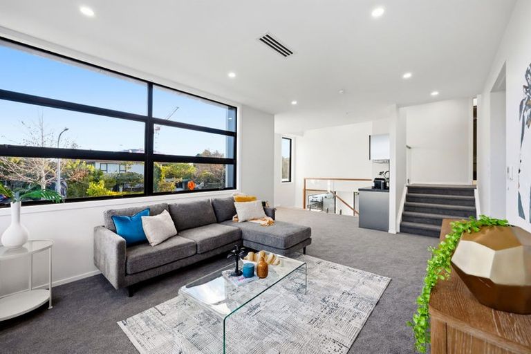 Photo of property in 23b Sorrel Crescent, Bucklands Beach, Auckland, 2012