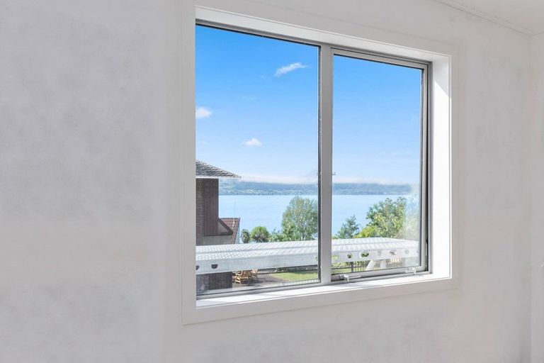 Photo of property in 6a Leo Place, Kawaha Point, Rotorua, 3010