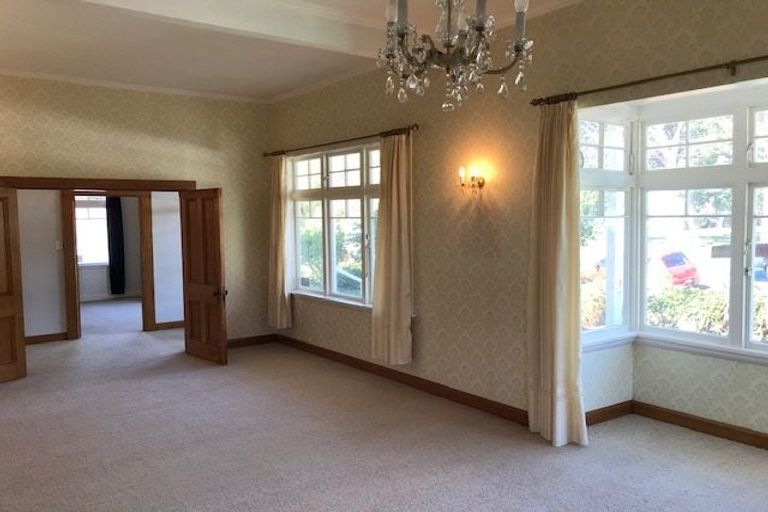 Photo of property in 27 Hautana Square, Woburn, Lower Hutt, 5010