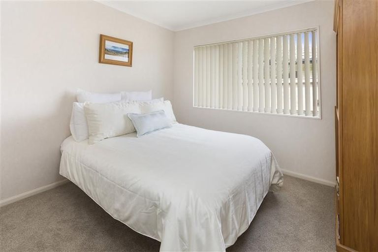 Photo of property in 12 Carousel Crescent, East Tamaki Heights, Auckland, 2016