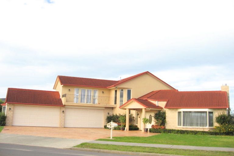 Photo of property in 50 Glenross Drive, Wattle Downs, Auckland, 2103