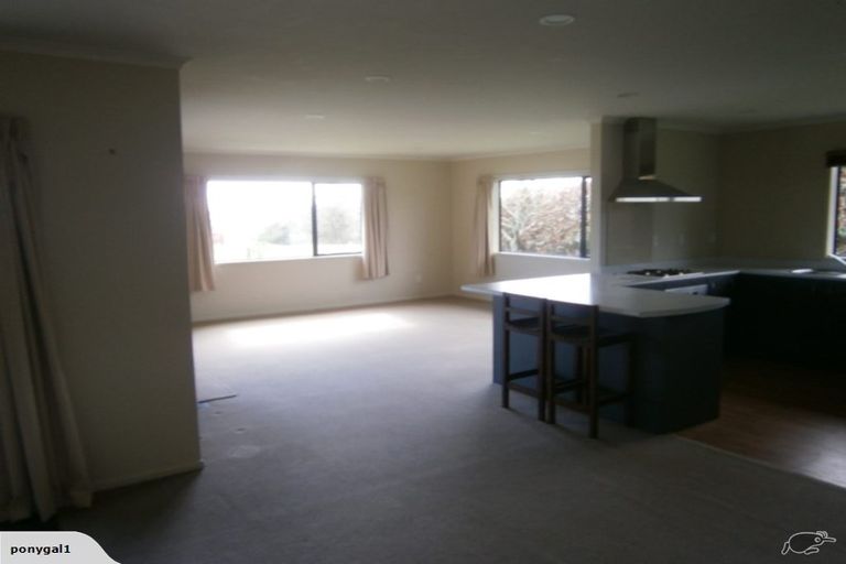 Photo of property in 581 Waitara Road, Huirangi, New Plymouth, 4373