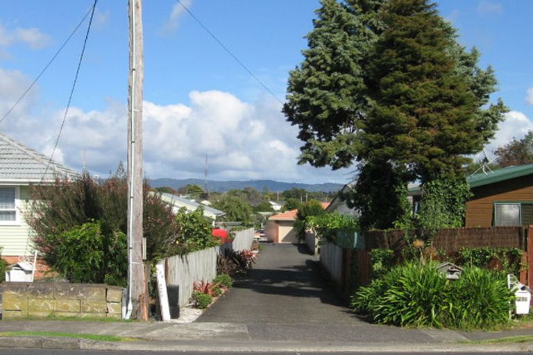 Photo of property in 678c Te Atatu Road, Te Atatu Peninsula, Auckland, 0610