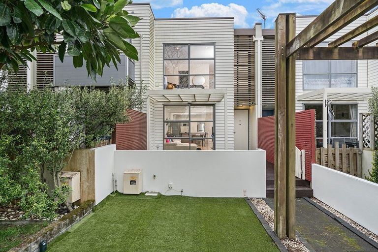 Photo of property in 42 Figaro Crescent, Takanini, 2112