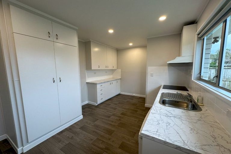 Photo of property in 2 Rawene Street, Waikanae, 5036