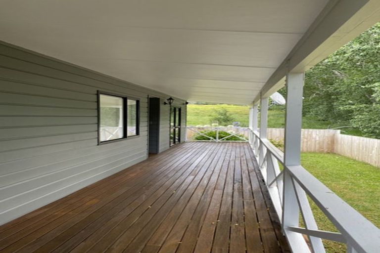 Photo of property in 240 Henderson Valley Road, Henderson, Auckland, 0612