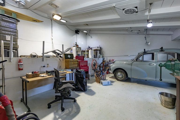 Photo of property in 58 Seaview Road, Piha, 0772