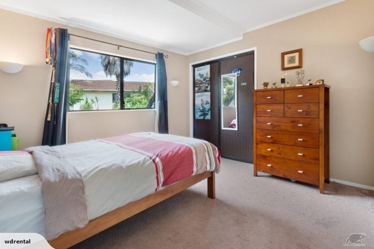 Photo of property in 5 Gleneagles Grove, Wattle Downs, Auckland, 2103