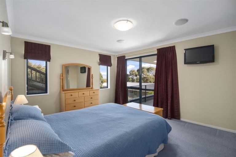 Photo of property in 8 Morgans Valley, Heathcote Valley, Christchurch, 8022