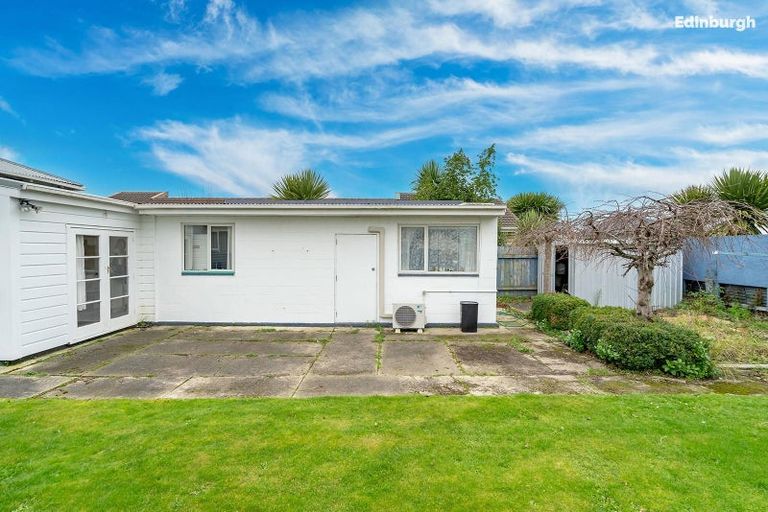 Photo of property in 35 Hargest Crescent, Saint Kilda, Dunedin, 9012