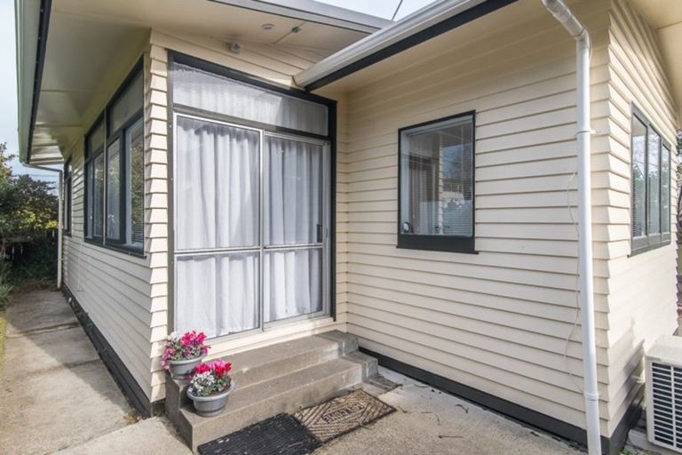 Photo of property in 5 Aorangi Road, Paraparaumu, 5032