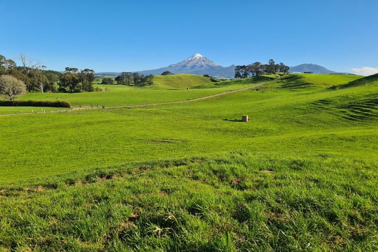 Photo of property in 801 Mangorei Road, Mangorei, New Plymouth, 4371
