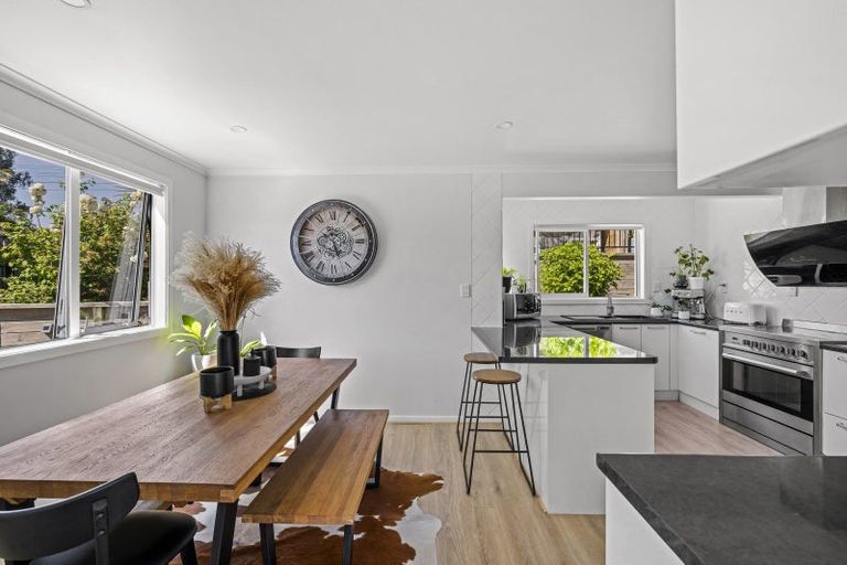 Photo of property in 43 Sutherland Road, Brookfield, Tauranga, 3110