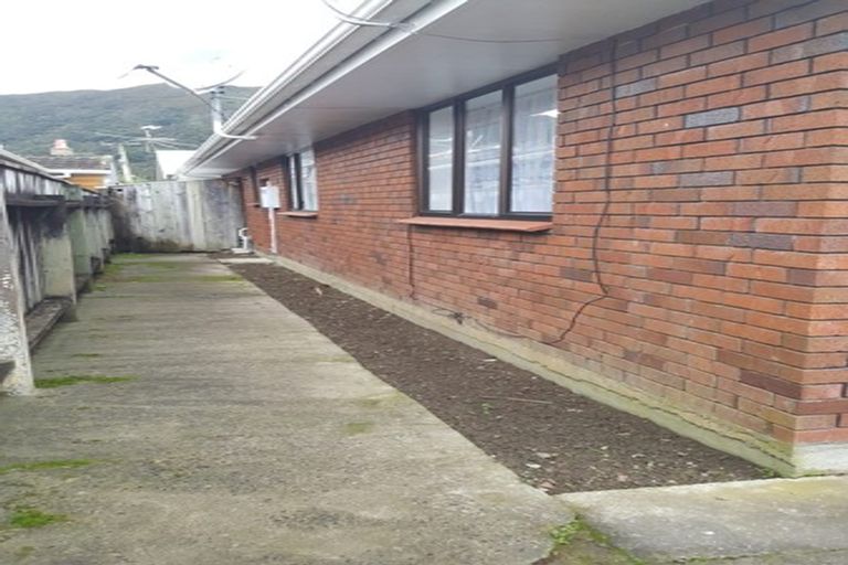 Photo of property in 2/10 Waitui Crescent, Waiwhetu, Lower Hutt, 5010