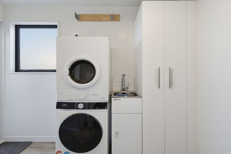 Photo of property in 10 Randolph Street, Woolston, Christchurch, 8062